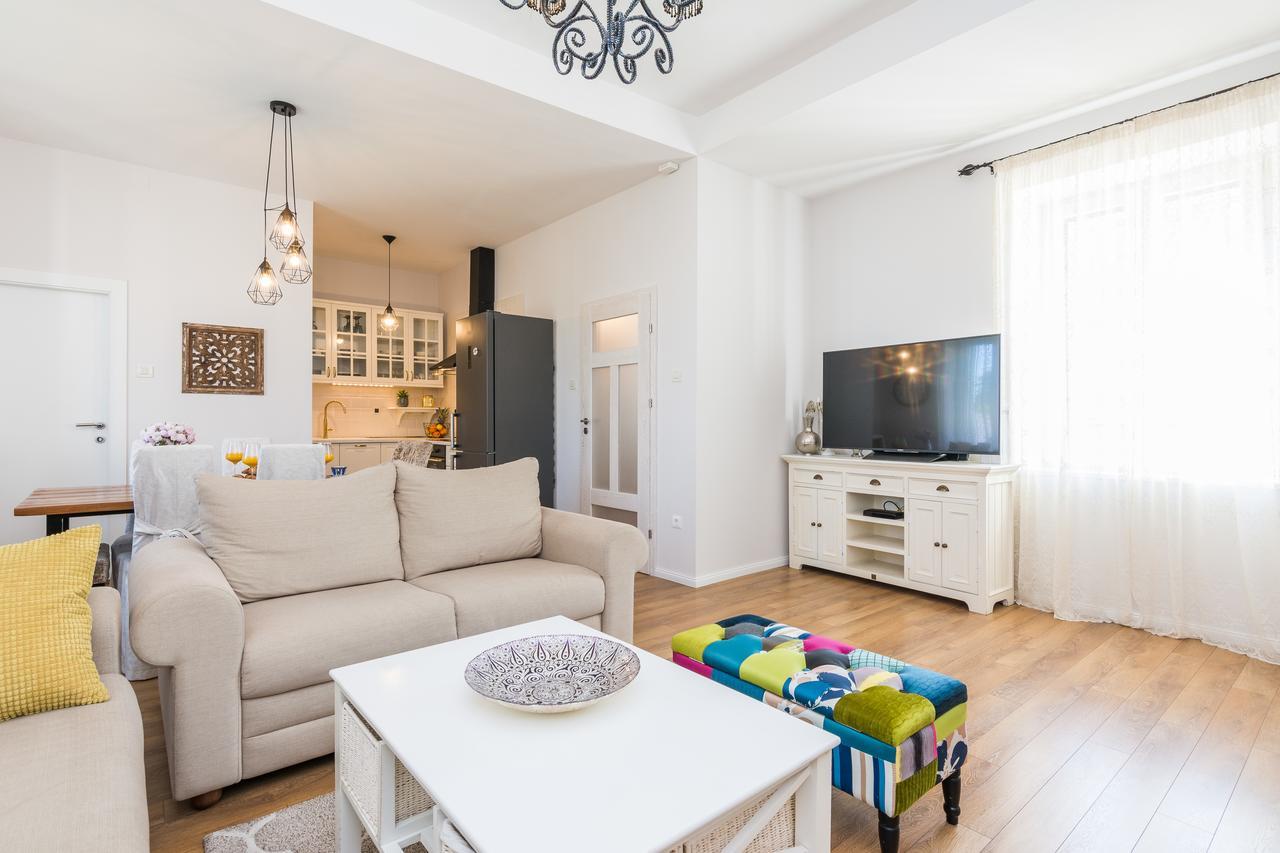 Apartments Fontana 扎达尔 外观 照片